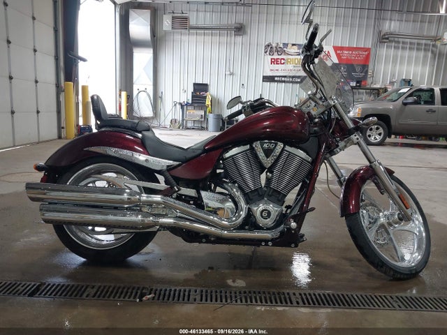 46133465 :رقم المزاد ، 5VPXB26D183007050 vin ، 2008 Victory Motorcycles Vegas Jackpot مزاد بيع