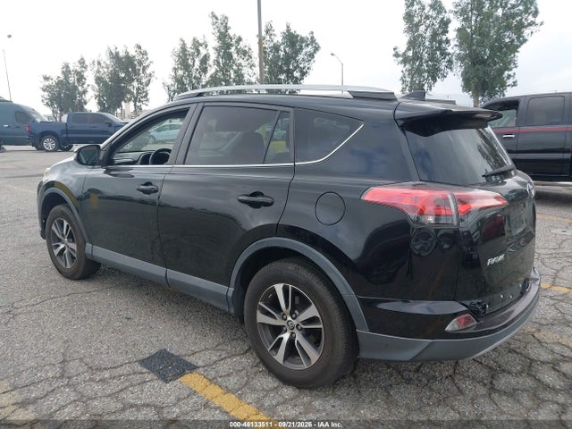 Toyota Rav4 Xle 2018 2T3WFREV2JW435620 Image 3