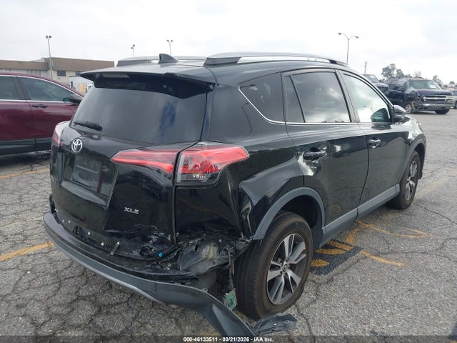 Toyota Rav4 Xle 2018 2T3WFREV2JW435620 Image 4