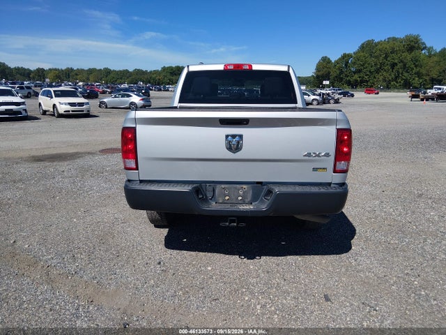 46133573 :رقم المزاد ، 1C6RR7KG0JS306578 vin ، 2018 Ram 1500 Tradesman  4x4 5'7 Box مزاد بيع