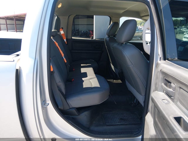 46133573 :رقم المزاد ، 1C6RR7KG0JS306578 vin ، 2018 Ram 1500 Tradesman  4x4 5'7 Box مزاد بيع