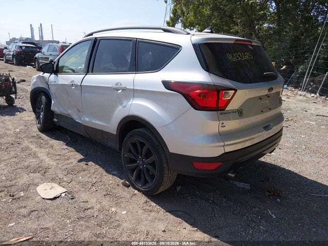 Продажа на аукционе авто 2019 Ford Escape Se, vin: 1FMCU0GD8KUB99378, номер лота: 46133625