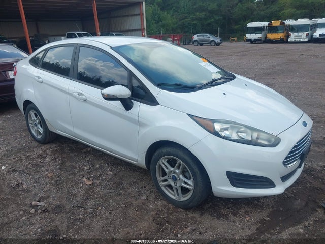 46133636 :رقم المزاد ، 3FADP4BJ1HM157139 vin ، 2017 Ford Fiesta Se مزاد بيع