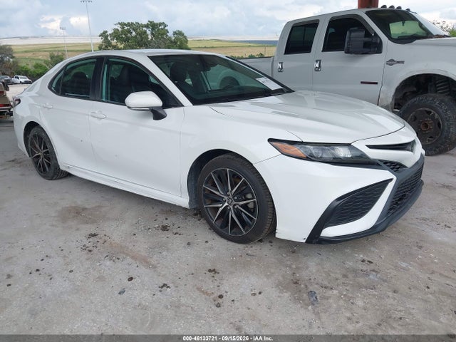 2022 Toyota Camry Se Awd მანქანა იყიდება აუქციონზე, vin: 4T1G11BK2NU049082, აუქციონის ნომერი: 46133721