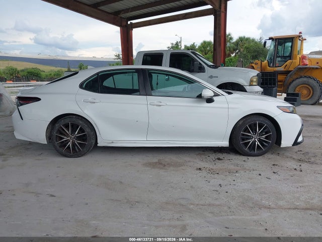 2022 Toyota Camry Se Awd მანქანა იყიდება აუქციონზე, vin: 4T1G11BK2NU049082, აუქციონის ნომერი: 46133721