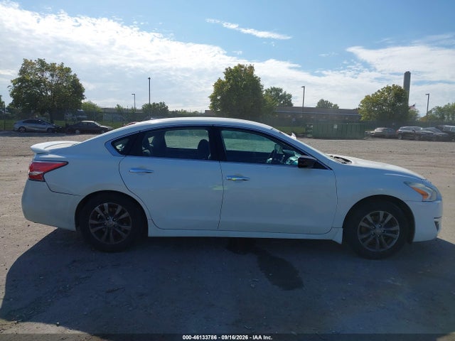 2015 Nissan Altima 2.5 S მანქანა იყიდება აუქციონზე, vin: 1N4AL3AP1FC249669, აუქციონის ნომერი: 46133786