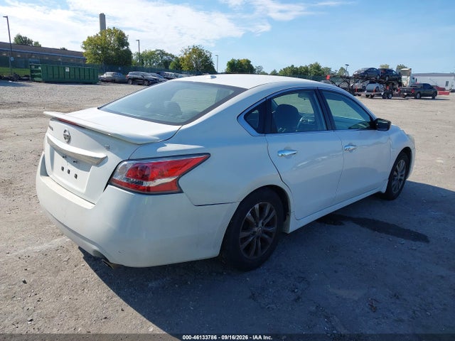 2015 Nissan Altima 2.5 S მანქანა იყიდება აუქციონზე, vin: 1N4AL3AP1FC249669, აუქციონის ნომერი: 46133786