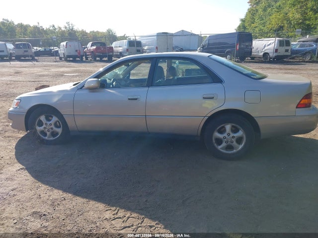 46133956 :رقم المزاد ، JT8BF28G5W0128312 vin ، 1998 Lexus Es 300 مزاد بيع