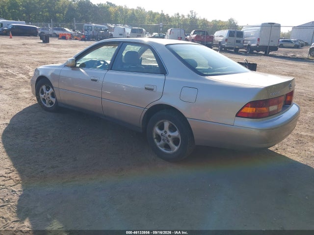 46133956 :رقم المزاد ، JT8BF28G5W0128312 vin ، 1998 Lexus Es 300 مزاد بيع