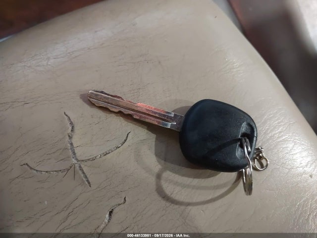 46133981 :رقم المزاد ، 4T1BF28B3YU107763 vin ، 2000 Toyota Avalon Xls مزاد بيع