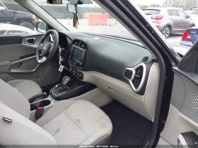 2021 Kia Soul Lx მანქანა იყიდება აუქციონზე, vin: KNDJ23AU9M7125061, აუქციონის ნომერი: 46133983
