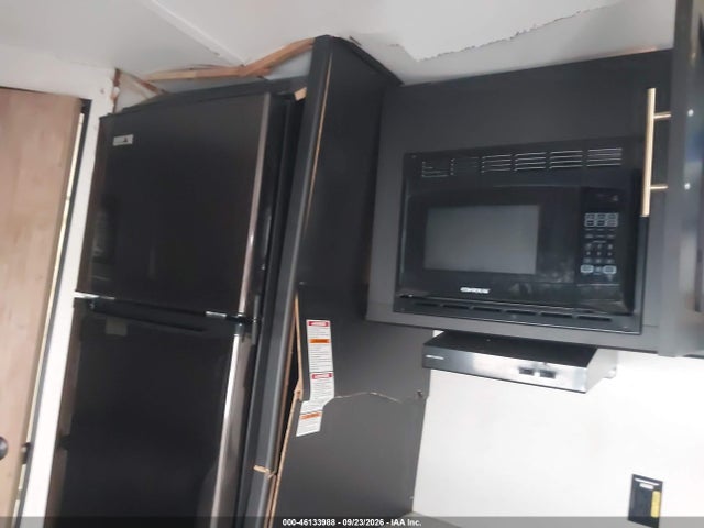 46133988 :رقم المزاد ، 4YDTSGL25P3103434 vin ، 2023 Keystone Springdale مزاد بيع