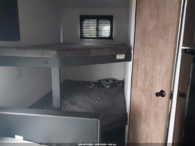 46133988 :رقم المزاد ، 4YDTSGL25P3103434 vin ، 2023 Keystone Springdale مزاد بيع