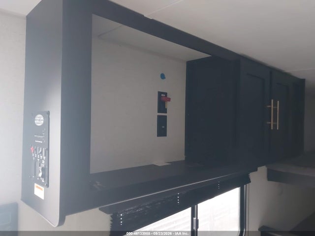 46133988 :رقم المزاد ، 4YDTSGL25P3103434 vin ، 2023 Keystone Springdale مزاد بيع