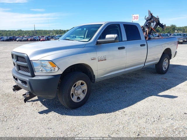 46134029 :رقم المزاد ، 3C63R3GT0FG708233 vin ، 2015 Ram 3500 Tradesman مزاد بيع