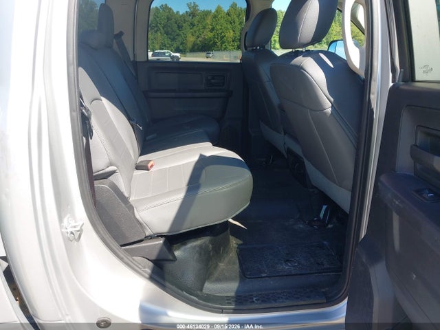 46134029 :رقم المزاد ، 3C63R3GT0FG708233 vin ، 2015 Ram 3500 Tradesman مزاد بيع
