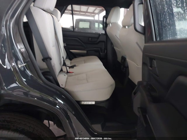 Toyota 4RUNNER SR5 2025 JTEVA5BR2S5039931 Image 8