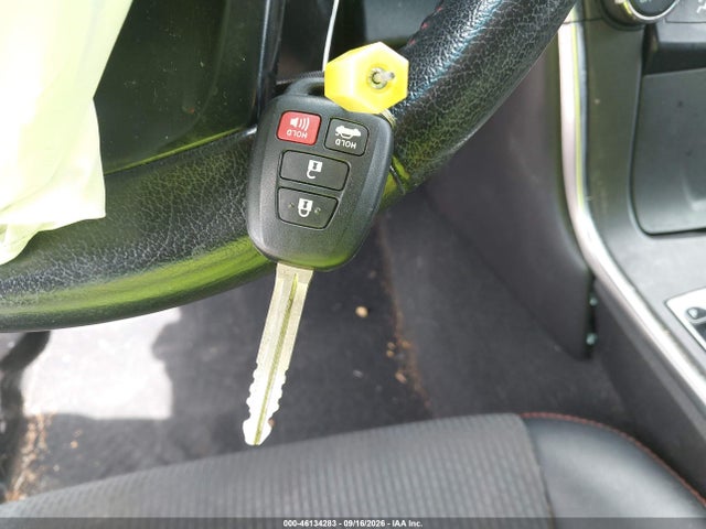 46134283 :رقم المزاد ، 4T1BF1FK0GU185221 vin ، 2016 Toyota Camry Se مزاد بيع