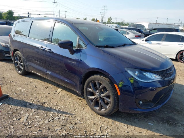 Продажа на аукционе авто 2019 Chrysler Pacifica Touring Plus, vin: 2C4RC1FG5KR742024, номер лота: 46134323