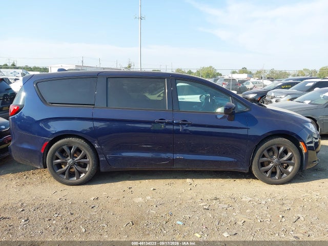 Продажа на аукционе авто 2019 Chrysler Pacifica Touring Plus, vin: 2C4RC1FG5KR742024, номер лота: 46134323