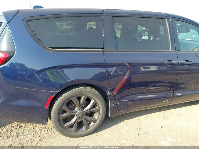 Продажа на аукционе авто 2019 Chrysler Pacifica Touring Plus, vin: 2C4RC1FG5KR742024, номер лота: 46134323