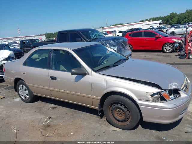 46134379 :رقم المزاد ، 4T1BF28K0YU945345 vin ، 2000 Toyota Camry Le V6 مزاد بيع