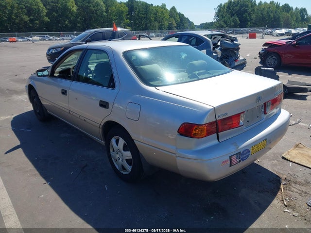 46134379 :رقم المزاد ، 4T1BF28K0YU945345 vin ، 2000 Toyota Camry Le V6 مزاد بيع