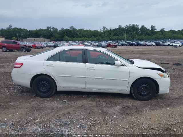 46134457 :رقم المزاد ، 4T4BF3EKXAR042710 vin ، 2010 Toyota Camry Le مزاد بيع