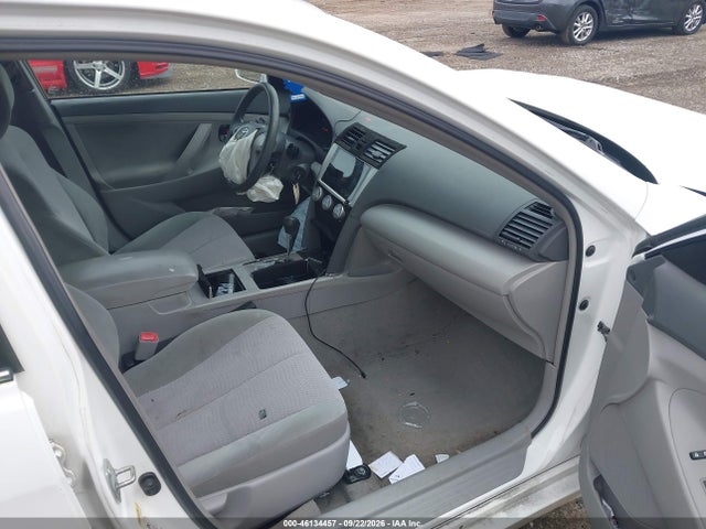46134457 :رقم المزاد ، 4T4BF3EKXAR042710 vin ، 2010 Toyota Camry Le مزاد بيع