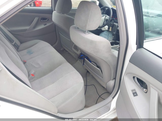 46134457 :رقم المزاد ، 4T4BF3EKXAR042710 vin ، 2010 Toyota Camry Le مزاد بيع