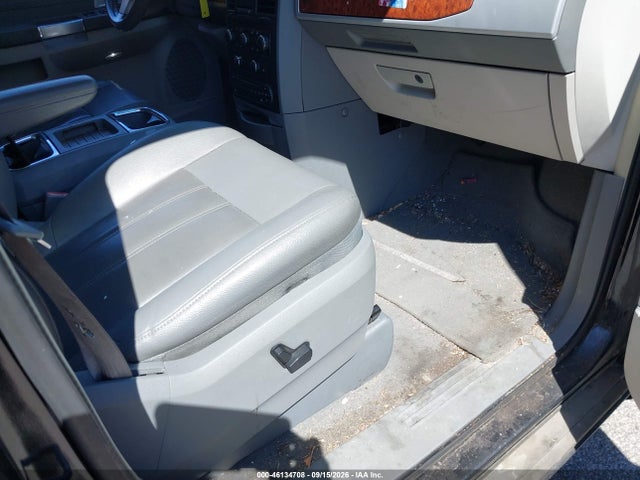 Продажа на аукционе авто 2008 Chrysler Town & Country Touring, vin: 2A8HR54P58R654063, номер лота: 46134708