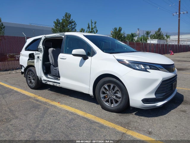 Aukcja sprzedaży 2021 Toyota Sienna Le, vin: 5TDKRKEC7MS004496, numer aukcji: 46134823