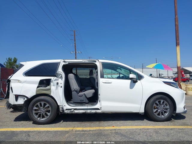 Продажа на аукционе авто 2021 Toyota Sienna Le, vin: 5TDKRKEC7MS004496, номер лота: 46134823