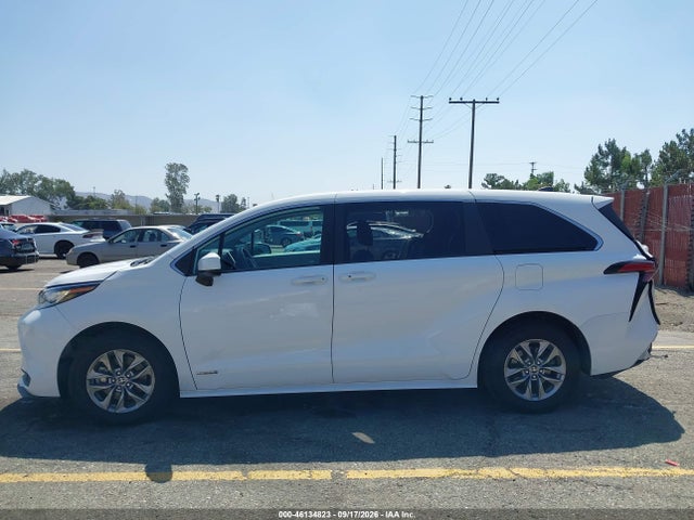 Продажа на аукционе авто 2021 Toyota Sienna Le, vin: 5TDKRKEC7MS004496, номер лота: 46134823