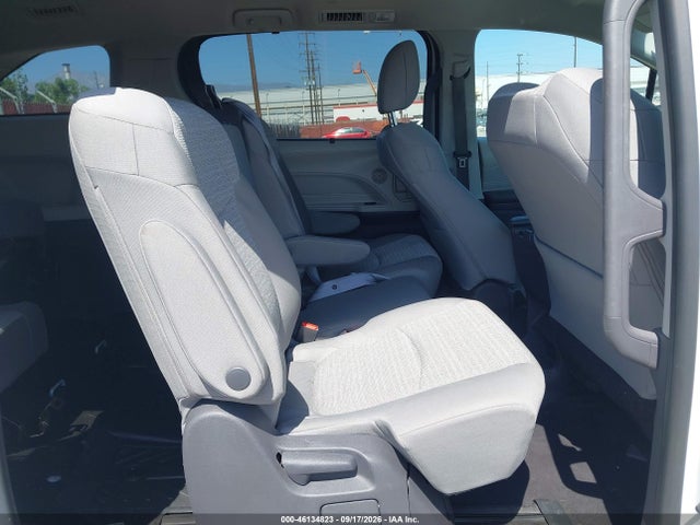 Продажа на аукционе авто 2021 Toyota Sienna Le, vin: 5TDKRKEC7MS004496, номер лота: 46134823