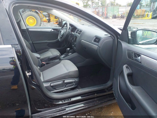 Продажа на аукционе авто 2017 Volkswagen Jetta 1.4t S, vin: 3VW2B7AJ7HM413669, номер лота: 46134904