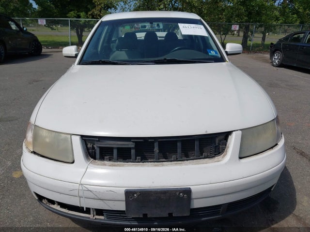 Продажа на аукционе авто 2001 Volkswagen Passat Gls, vin: WVWAC63B11P009651, номер лота: 46134910