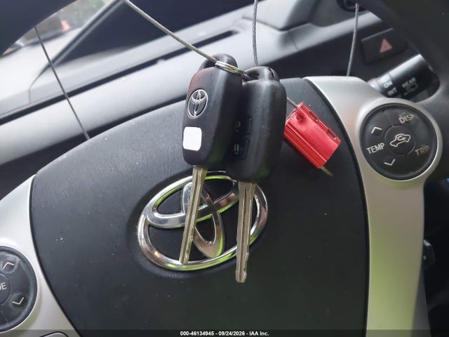 Продажа на аукционе авто 2013 Toyota Prius C Two, vin: JTDKDTB33D1055483, номер лота: 46134945