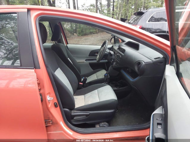 Продажа на аукционе авто 2013 Toyota Prius C Two, vin: JTDKDTB33D1055483, номер лота: 46134945