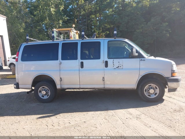 46135127 :رقم المزاد ، 1GAWGFFG8L1257170 vin ، 2020 Chevrolet Express Passenger Rwd 2500 Regular Wheelbase Lt مزاد بيع