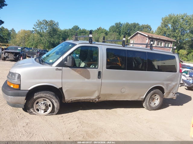 46135127 :رقم المزاد ، 1GAWGFFG8L1257170 vin ، 2020 Chevrolet Express Passenger Rwd 2500 Regular Wheelbase Lt مزاد بيع