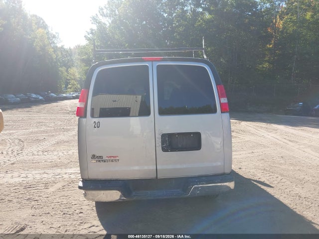 46135127 :رقم المزاد ، 1GAWGFFG8L1257170 vin ، 2020 Chevrolet Express Passenger Rwd 2500 Regular Wheelbase Lt مزاد بيع