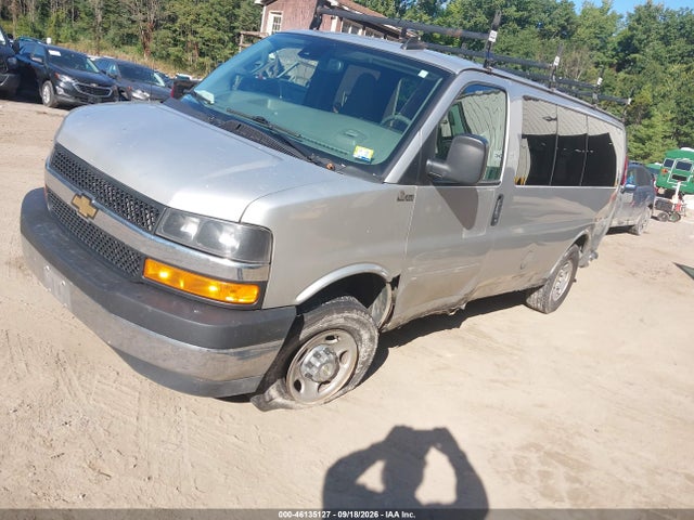 46135127 :رقم المزاد ، 1GAWGFFG8L1257170 vin ، 2020 Chevrolet Express Passenger Rwd 2500 Regular Wheelbase Lt مزاد بيع