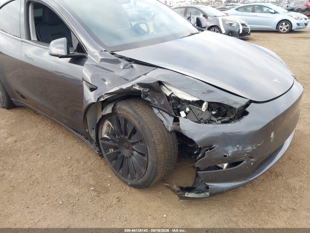 2023 Tesla Model Y Awd/long Range Dual Motor All-wheel Drive მანქანა იყიდება აუქციონზე, vin: 7SAYGAEE8PF842592, აუქციონის ნომერი: 46135143