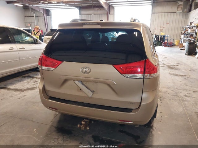 46135149 :رقم المزاد ، 5TDYK3DC7BS170391 vin ، 2011 Toyota Sienna Xle V6 مزاد بيع