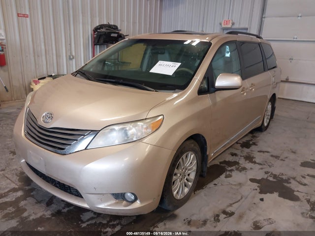 46135149 :رقم المزاد ، 5TDYK3DC7BS170391 vin ، 2011 Toyota Sienna Xle V6 مزاد بيع