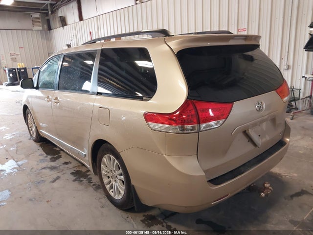 46135149 :رقم المزاد ، 5TDYK3DC7BS170391 vin ، 2011 Toyota Sienna Xle V6 مزاد بيع