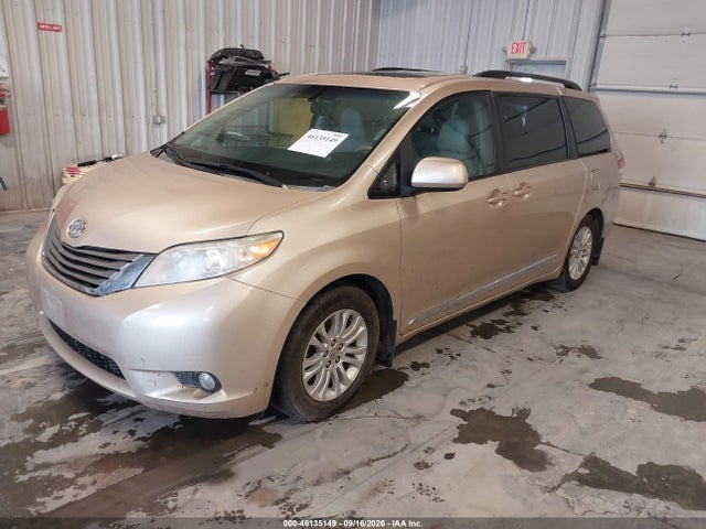 46135149 :رقم المزاد ، 5TDYK3DC7BS170391 vin ، 2011 Toyota Sienna Xle V6 مزاد بيع