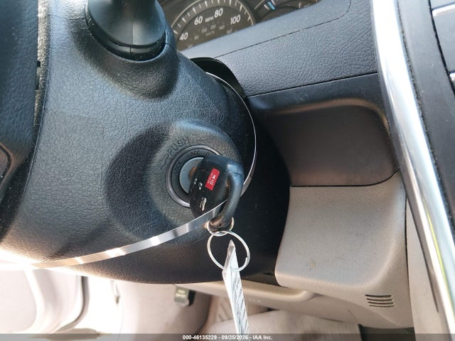 46135229 :رقم المزاد ، 4T1BF1FK8FU947600 vin ، 2015 Toyota Camry Le مزاد بيع