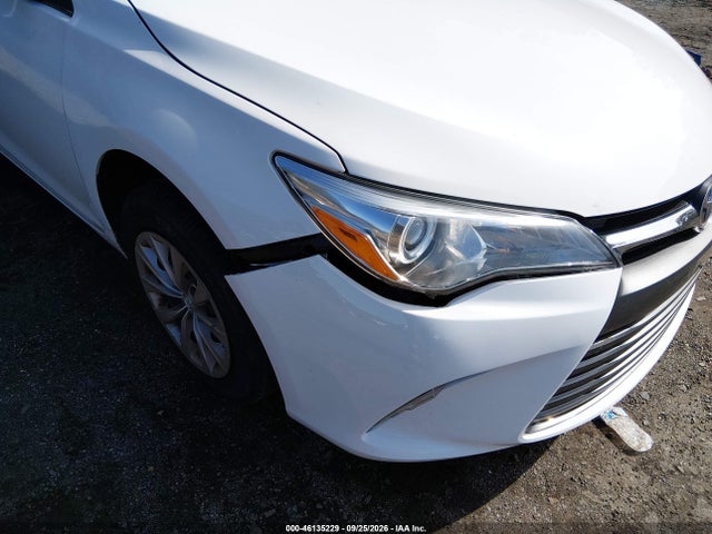 46135229 :رقم المزاد ، 4T1BF1FK8FU947600 vin ، 2015 Toyota Camry Le مزاد بيع